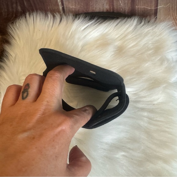 RBX Sports Sleeve IPhone 4/5 Performance Adjustable Armband Black - Picture 9 of 9